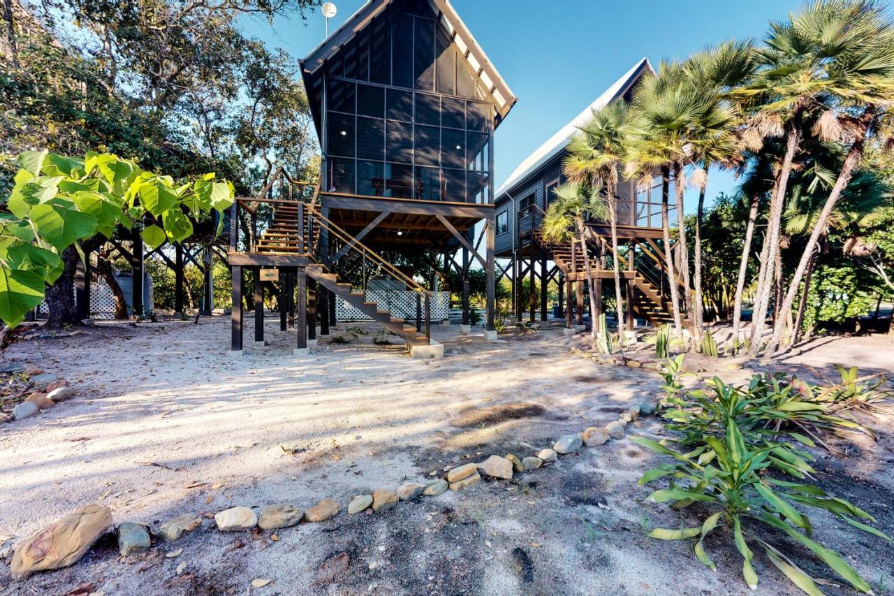 Inn The Trees Cabanas Placencia Экстерьер фото